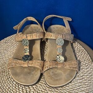 Women’s VIONIC Farra Tan Strappy Orthotic Arch
Support Sandals Size 11
